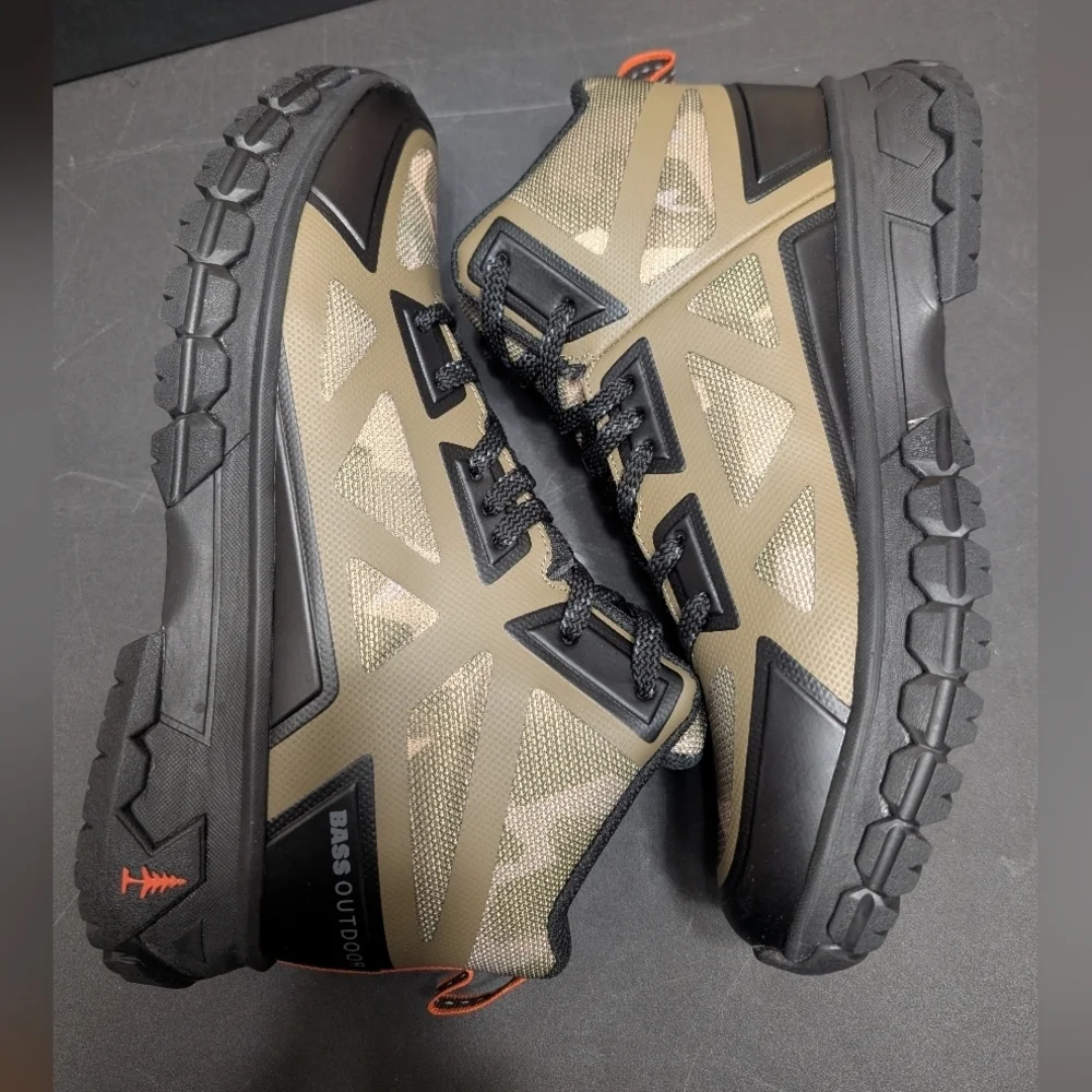 Bass Green and Black Camo Outdoor Peak Seamless Lace‎ Up Mid Top Hiker Boots 8